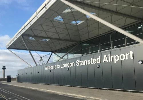 London Stansted alustab konsultatsiooni lennujaama päikesefarmiga